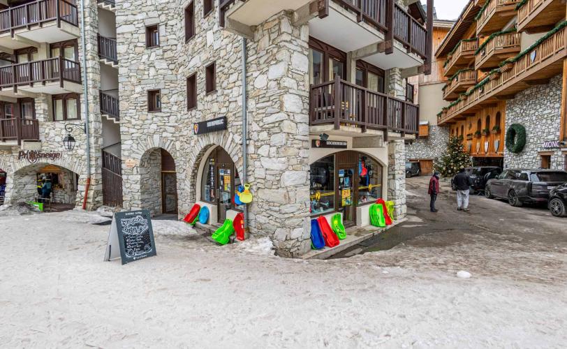 VAL VILLAGE